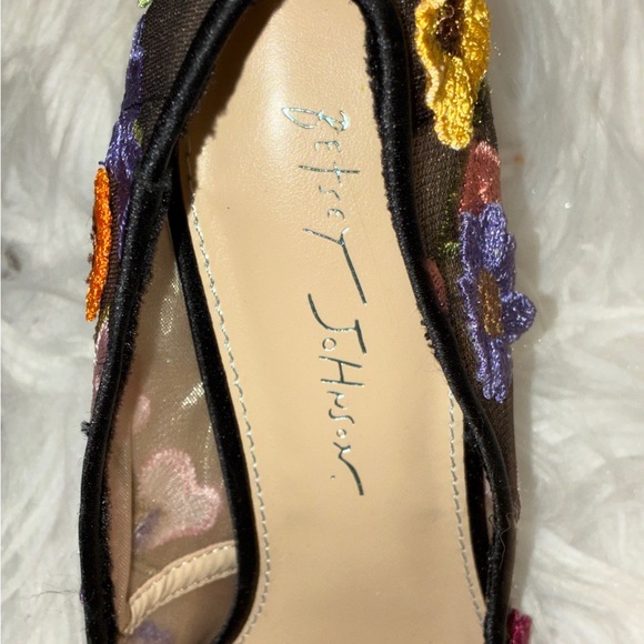 Betsey Johnson Aimey Floral Applique Mesh Pump Sz 8 - Picture 4 of 10